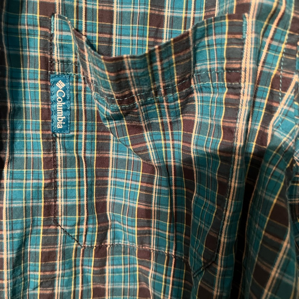 Columbia Button up - Picture 4 of 5